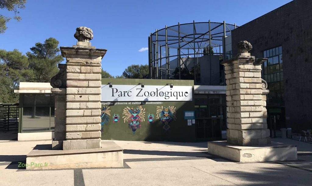 Photo de l'entrée du Zoo du Lunaret à Montpellier